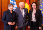 V.l.n.r.: Regierungspräsidentin von Oberfranken Heidrun Piwernetz, Ministerpräsident a.D. Dr. Günther Beckstein, Regierungspräsidentin von Mittelfranken Dr. Kerstin Engelhardt-Blum



