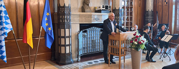 Dr. Ludwig Spaenle hält eine Rede anlässlich der Veranstaltung "Grüß Gott und Schalom"