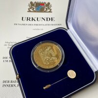 Goldmedaille auf Urkunde