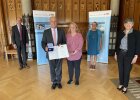 V.l.n.r.: Zweiter Bürgermeister Bernd Reichel (Obertrubach), Erster Bürgermeister Markus Grüner (Obertrubach) mit Begleitung, stellvertretende Landrätin Rosi Kraus, Regierungspräsidentin von Oberfranken Heidrun Piwernetz