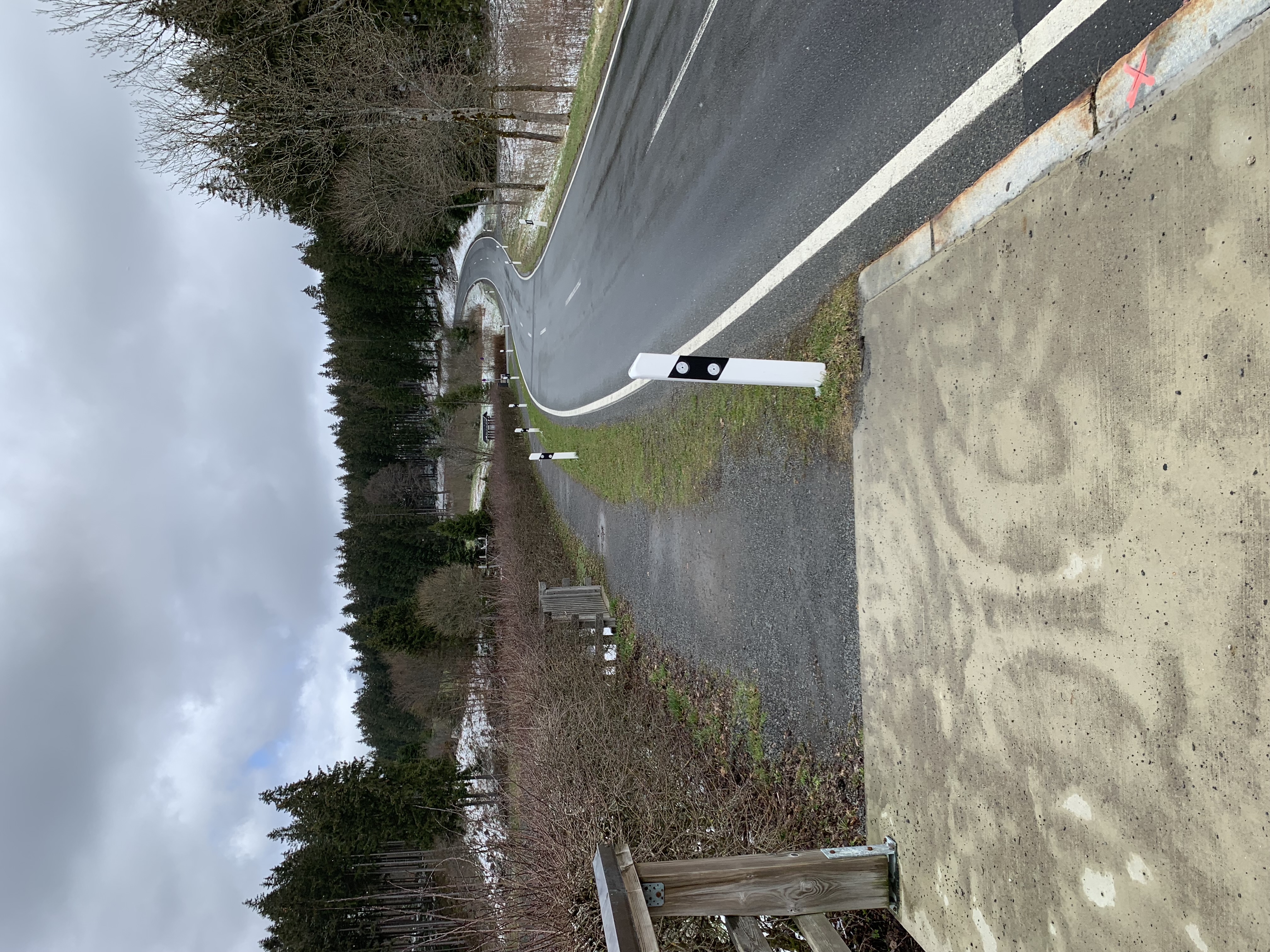 Bild von Kreisstraße KC 18, Beginn des neuen Geh- und Radwegabschnittes im Bereich des Ölschnitzsees