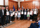 Gruppenbild aller 13 Absolventen