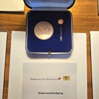 Medaille in Bronze mit Programm