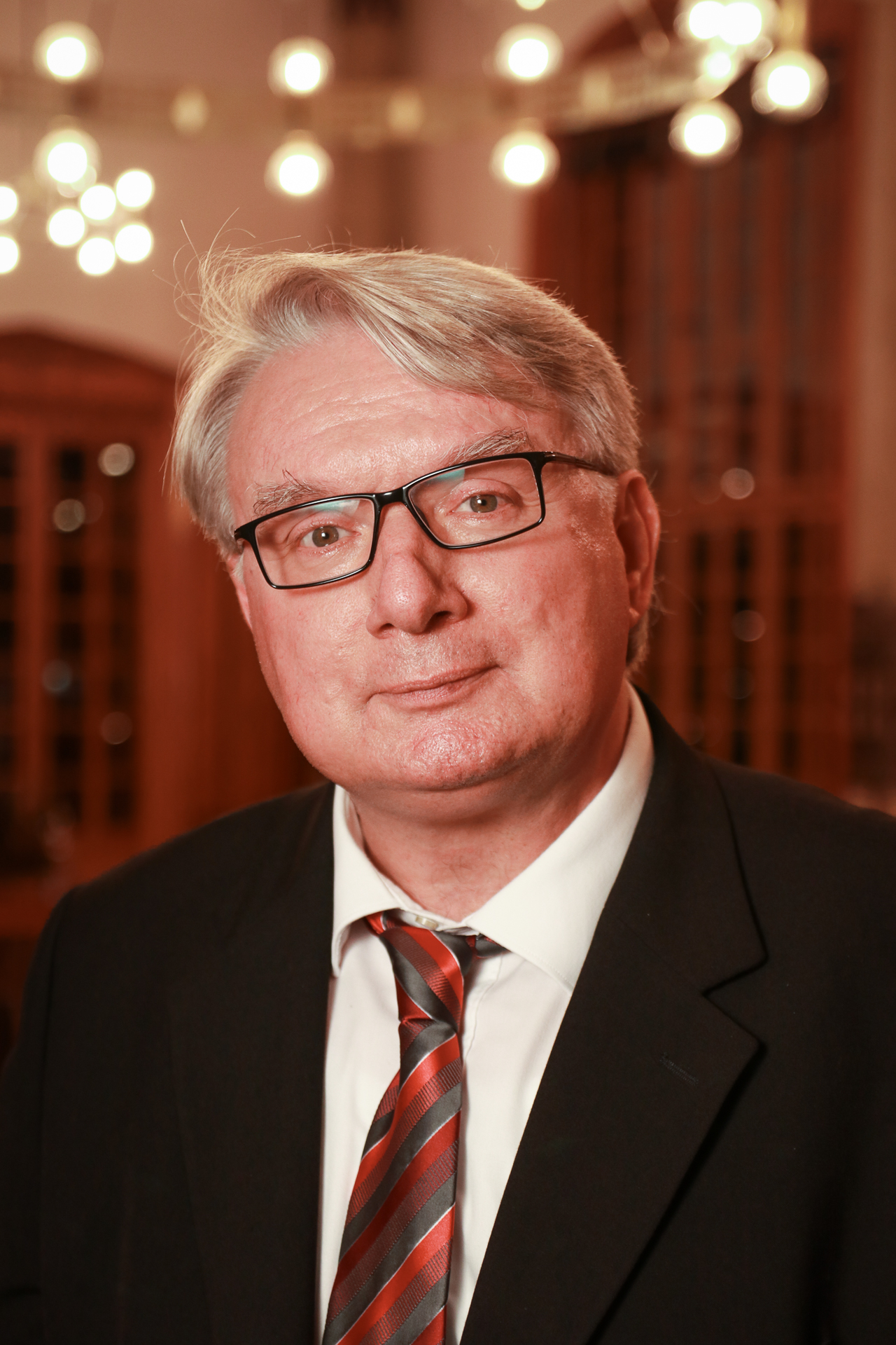 Portrait des Leitenden Regierungsdirektors Thomas Fischer, neuer Leiter des Bereichs 2 – Wirtschaft, Landesentwicklung, Heimat und Verkehr – bei der Regierung von Oberfranken