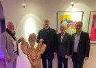  Regierungspräsident, Regierungsvizepräsident und der Künstler Waßmann vor einer Holzskulptur